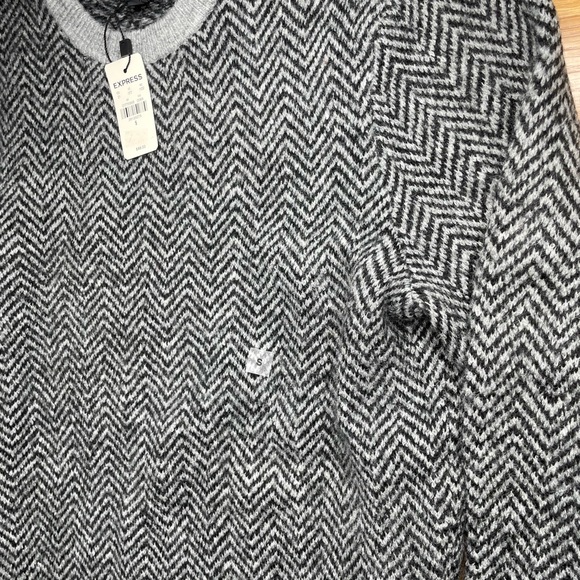 Express Heathered Gray Crewneck Sweater with Herringbone Pattern NWT - Small - Picture 3 of 6